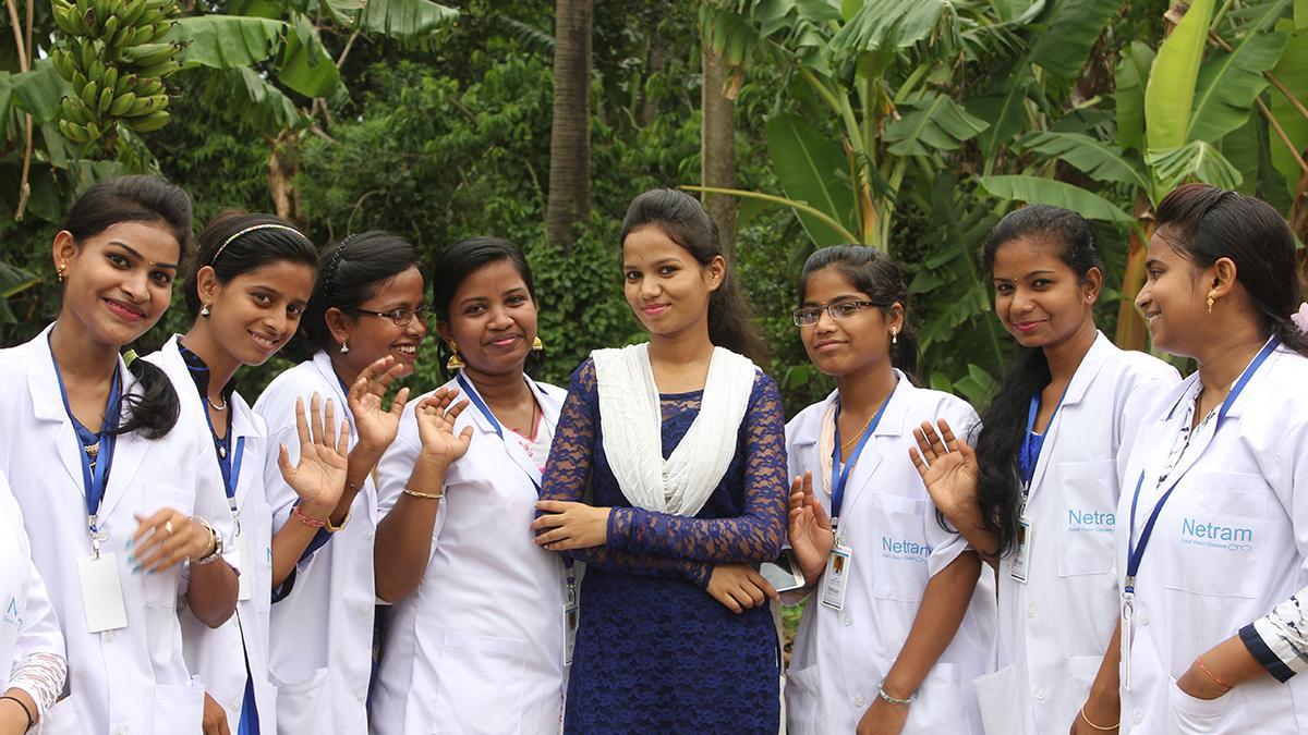 Mitarbeiterinnen von Care Netram, Indien