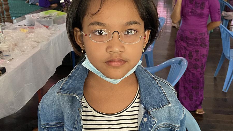 Schoolgirl from Myanmar with OneDollarGlasses