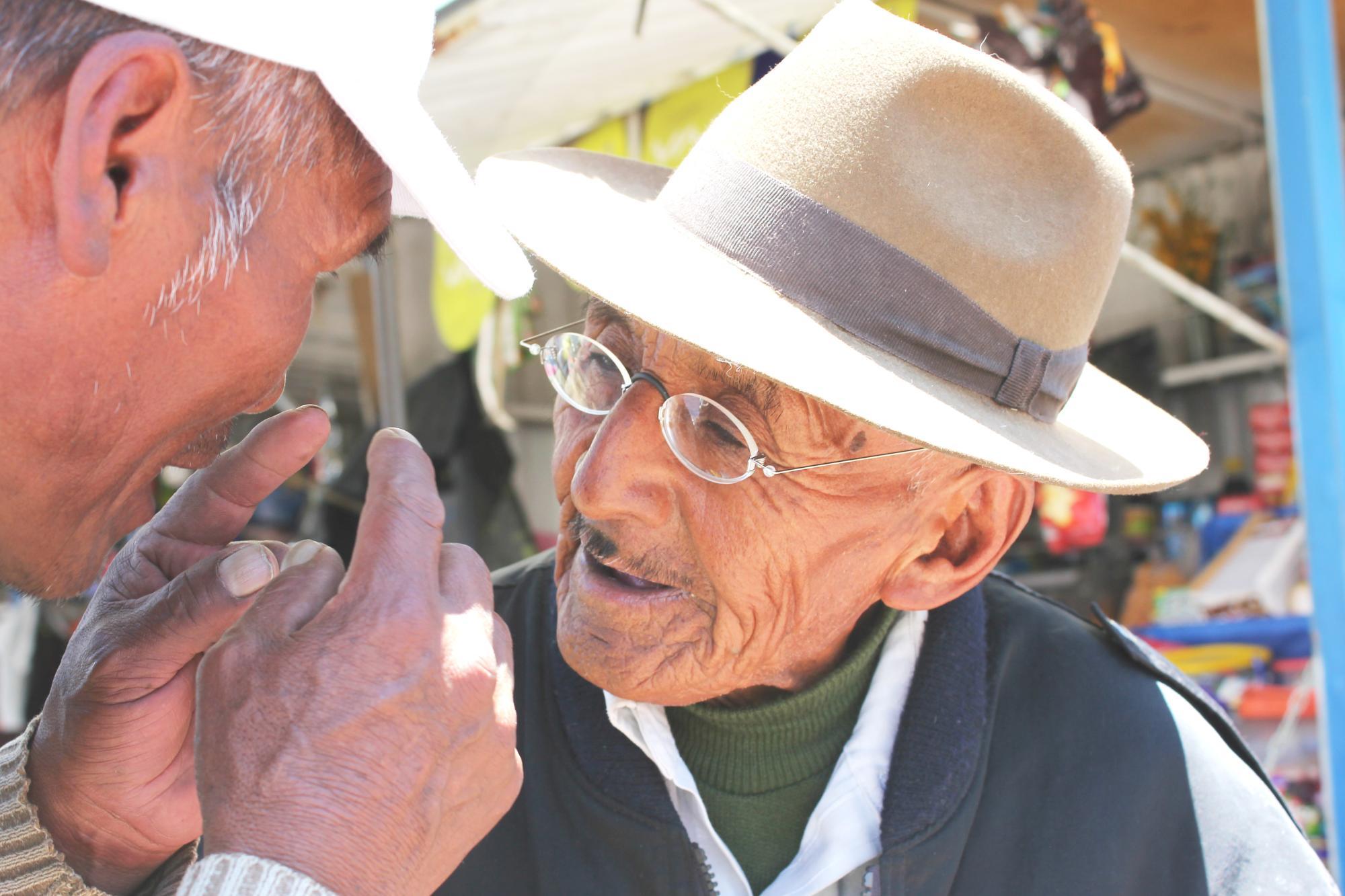 Zwei ältere Männer in Bolivien