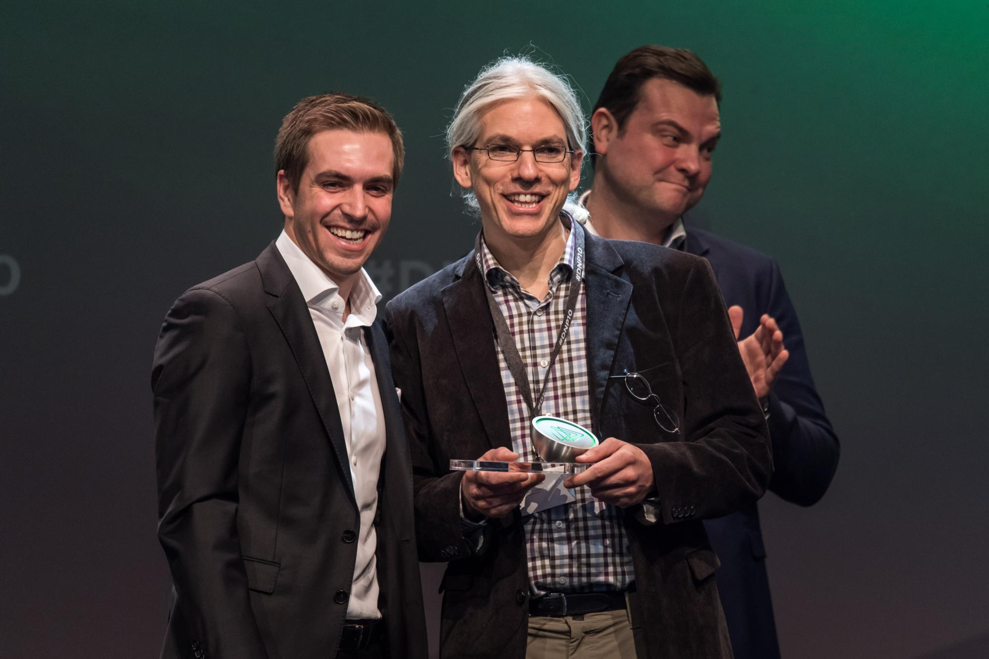 Martin Aufmuth and Philipp Lahm at the 2017 Sustainability Award ceremony