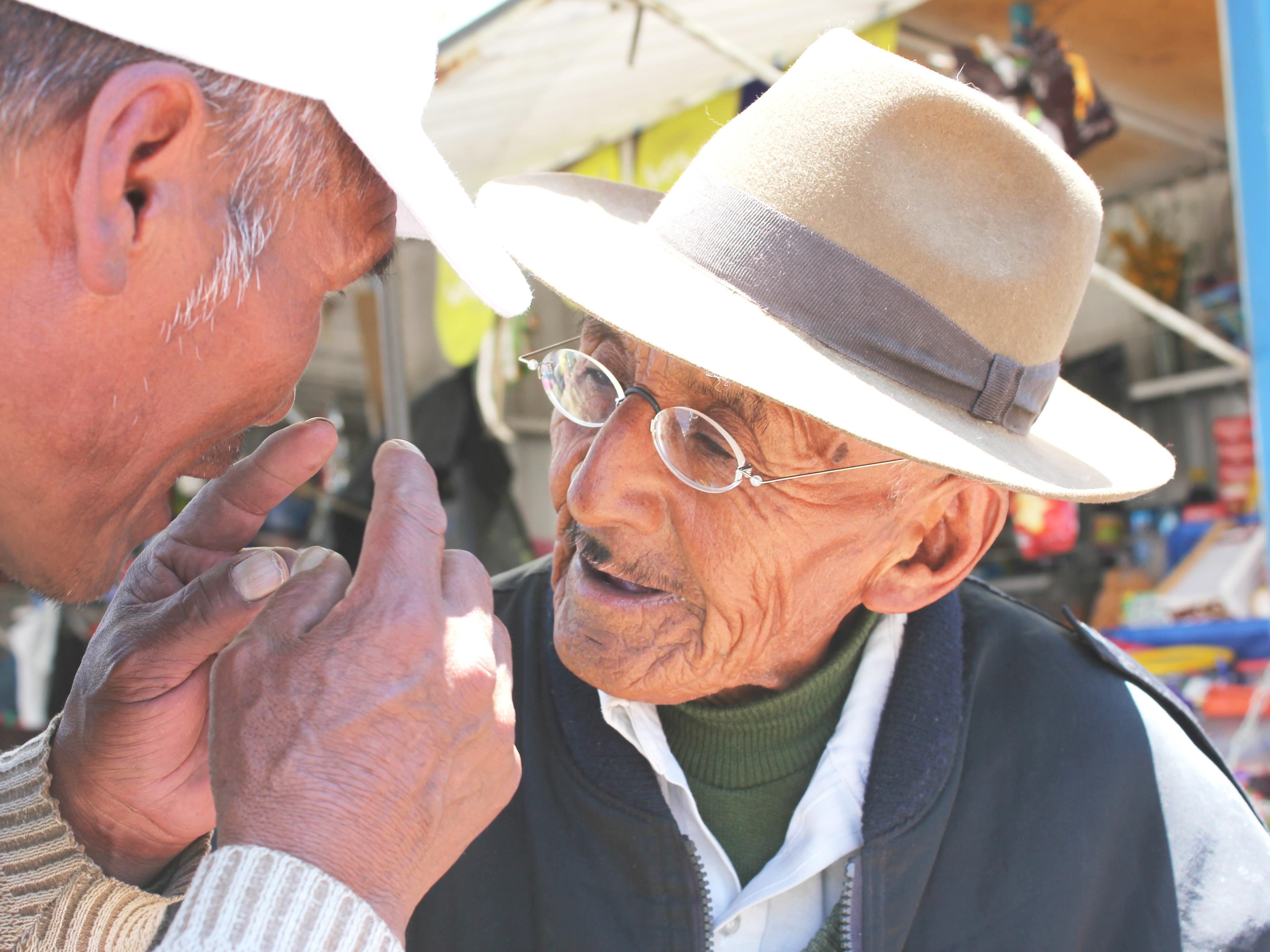 Zwei ältere Männer in Bolivien